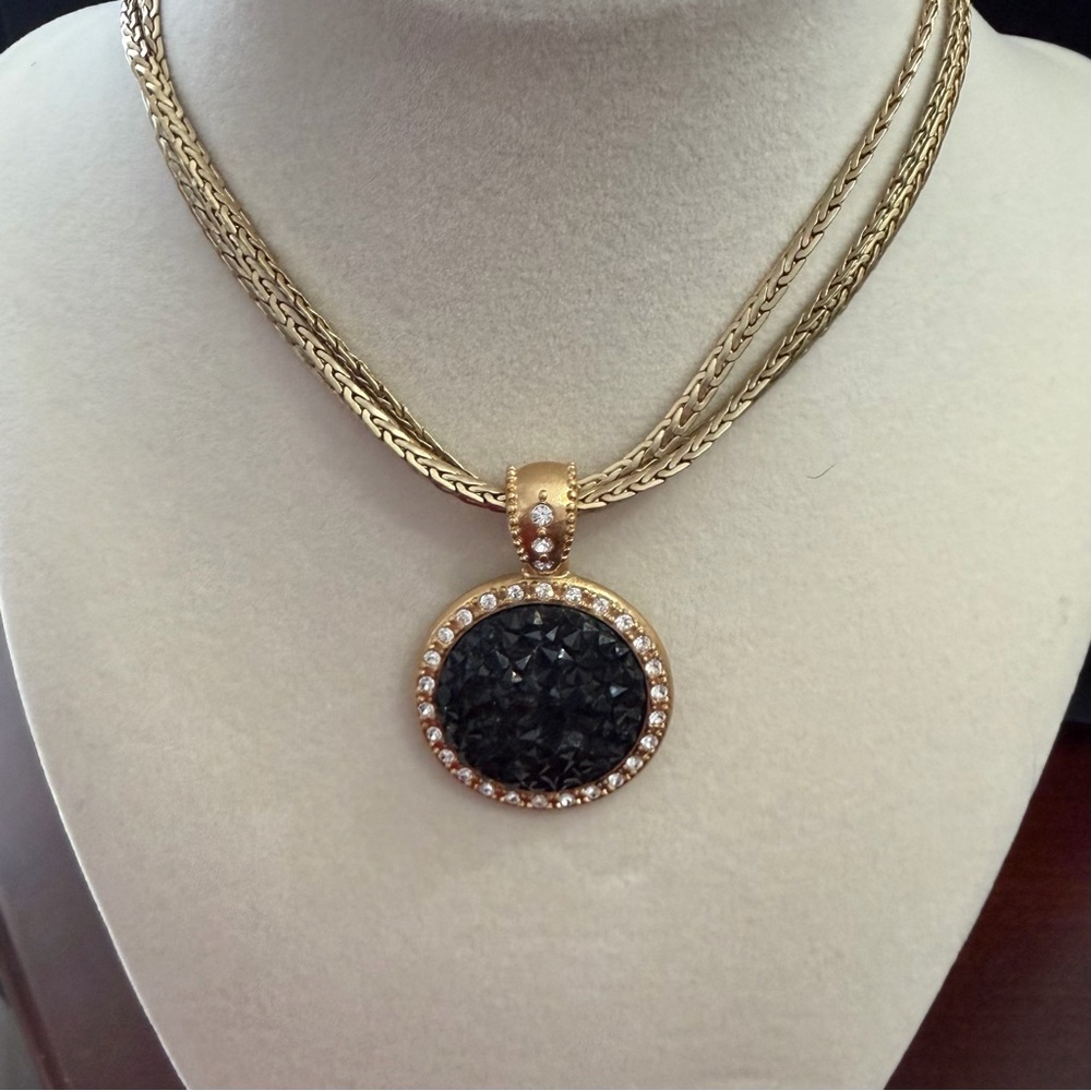 Lia Sophia Black and Gold Crystal Necklace Pendant w/Chain - Picture 5 of 5